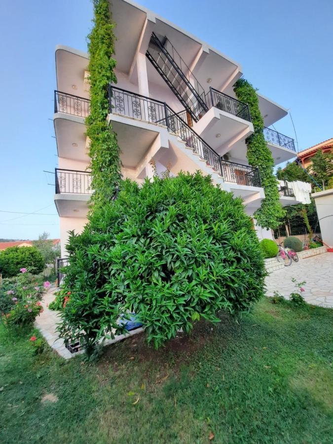Villa Festim คซามิล ภายนอก รูปภาพ